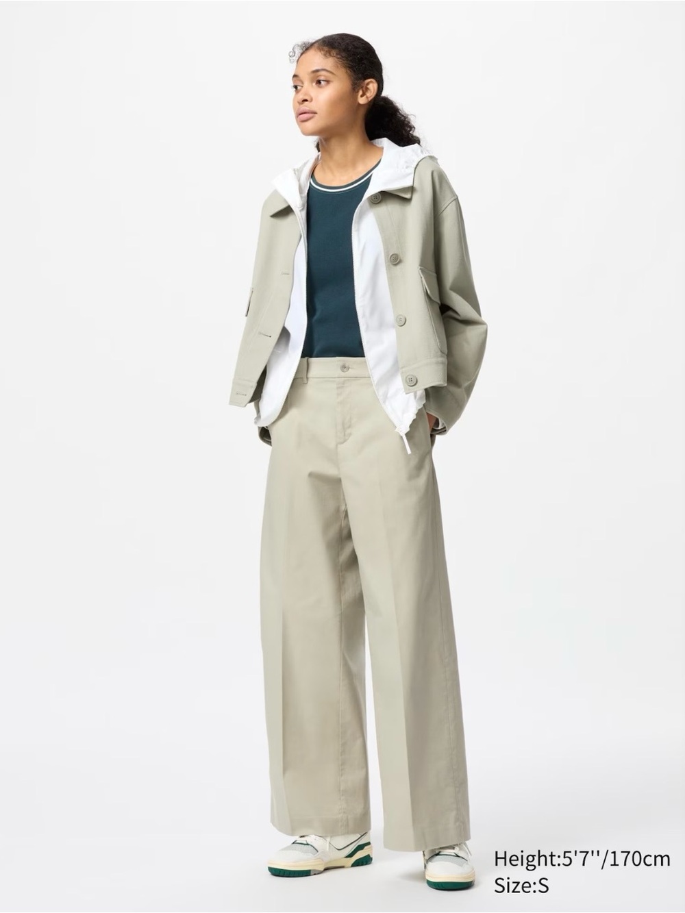 Uniqlo Wide Leg Pants in Light Khaki